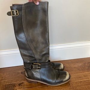 Lucky distressed boots